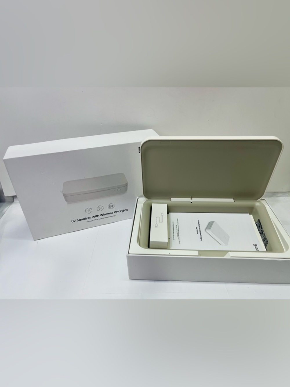 Samsung UV Sanitizer wireless charging Open 📦